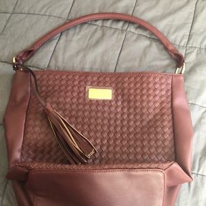 Women’s shoulder purse